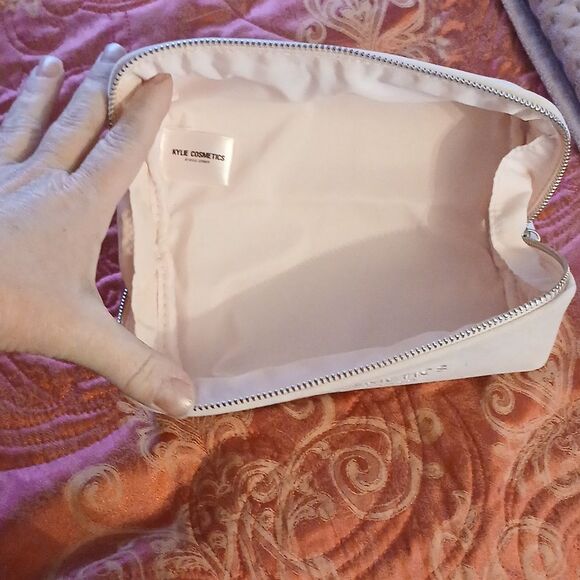 Kylie Cosmetics - Picture 6 of 6